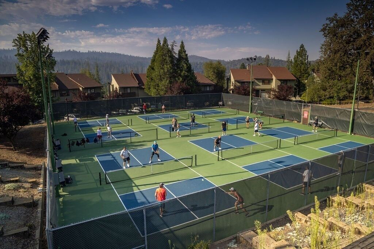 Sport court, Tranquil Retreat - Home With Spacious Deck & Grill 4 Bedroom Home, Tuolumne