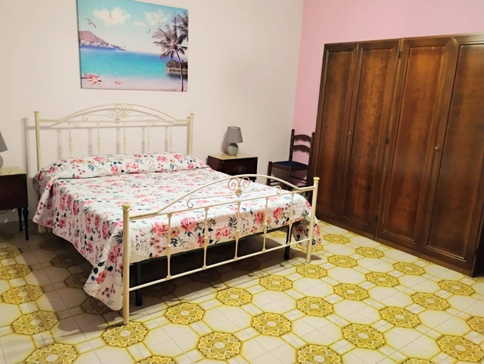 Room 5, Casa Vacanze PignaRossa APT, Messina