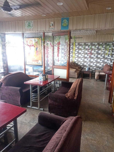 Restaurant, Hotel Pine View Villa, Sirmaur
