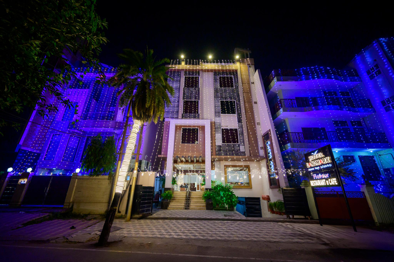 Exterior & Views 1, THE LANDMARK HOTEL, Varanasi