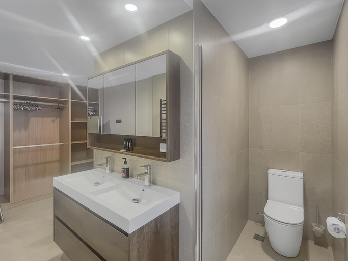 Bathroom 1, Spacious Modern Apartment in Batemans Bay, Eurobodalla