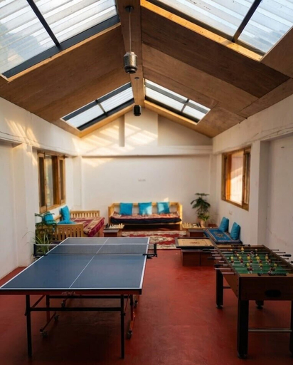 Game room, Trippeaze stays, Kullu