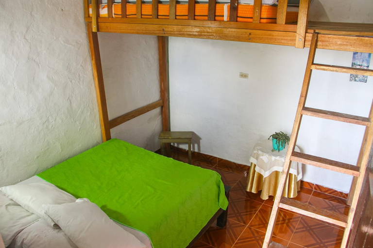 Bedroom 2, Posada Manoa, Isnos