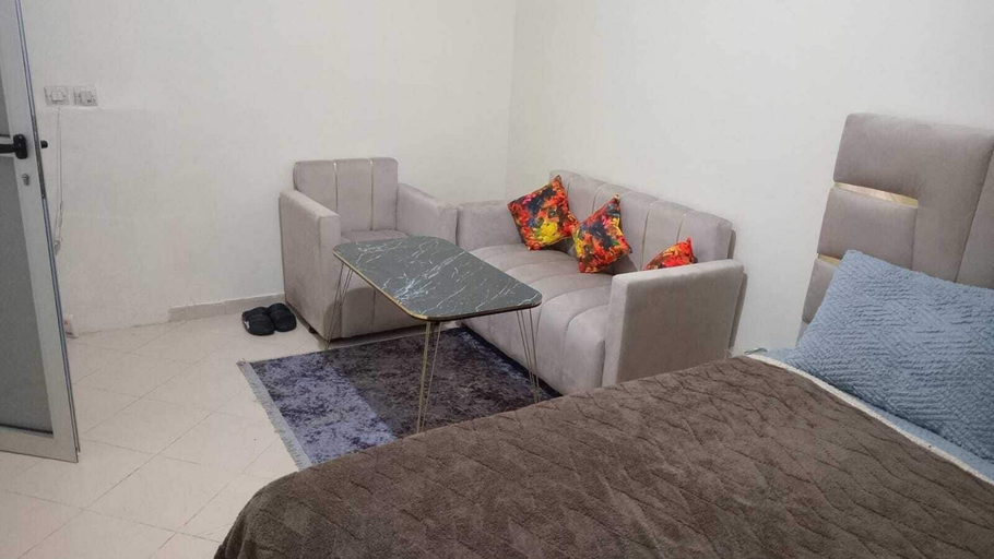Living area, Clean & Cozy Room in Aïn Chock, Casa Nearshore, Casablanca