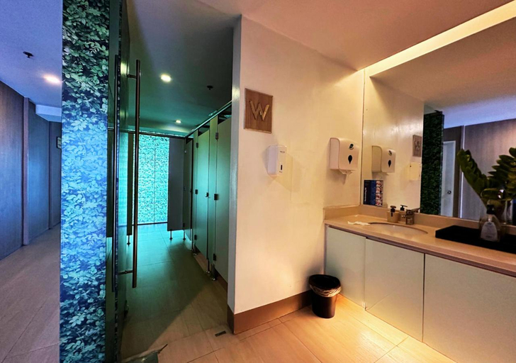 Bathroom 5, KL Tower with Balcony Greenbelt Makati, Makati City