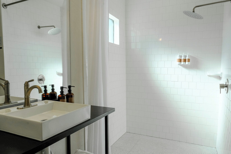 Bathroom 3, Contigo Ranch Fredericksburg, Gillespie
