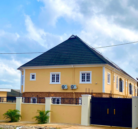 Front of property, ADONAI GUESTHOUSE, AdoOdo/Ota