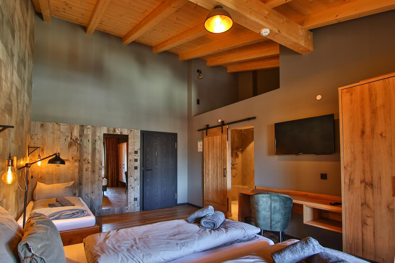 Bedroom 3, Herz3 Hotel Bar Restaurant Trattoria, Zell am See