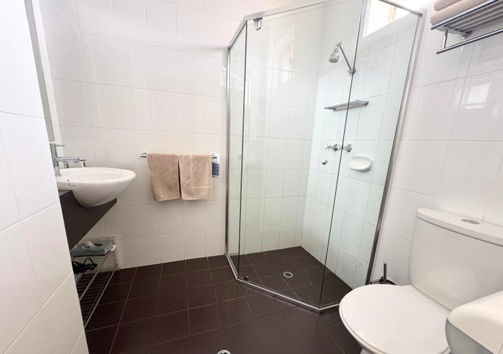 Bathroom 3, Sundowner Motel Hotel, Whyalla