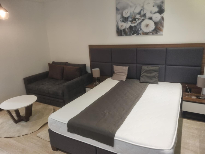 Bedroom 3, Mountain Lux Zoned, Raška