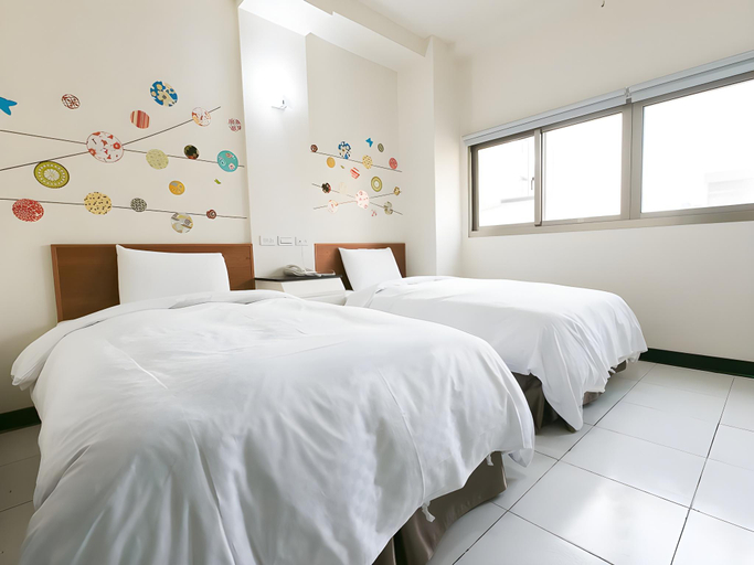 Bedroom 3, E Moon Hotel, Taichung