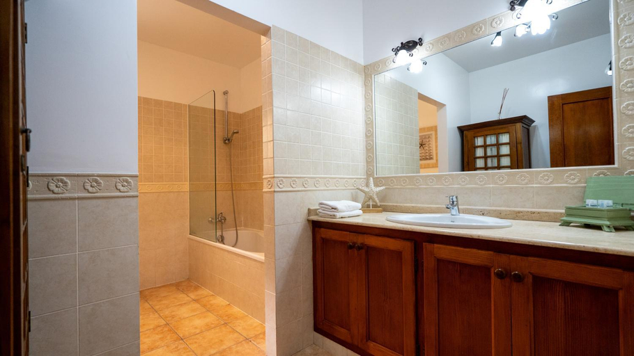 Bathroom, Casa Es Pou en Playa Mitjorn - Emar Hotels, Baleares