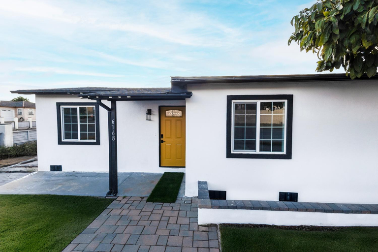 Exterior view 5, Exotic home Cumberland street by sdstay, San Diego