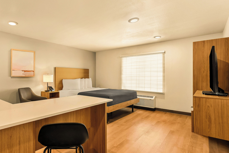 Room 2, LivAway Suites Phoenix-Glendale, Maricopa