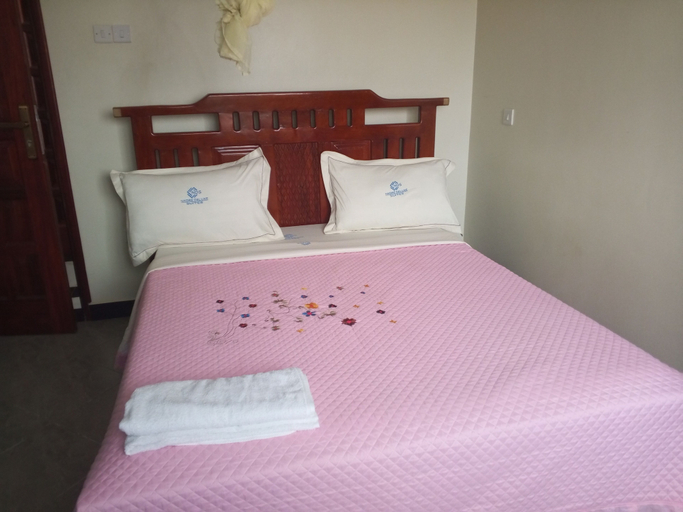 Room 5, Nkole Deluxe Suites, Mbarara