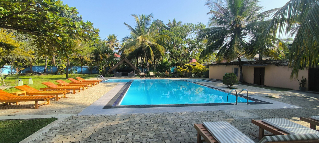 Pool, Papaya Hikkaduwa, Hikkaduwa