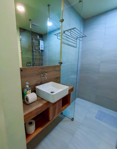 Bathroom 4, The CLiffhouse Samboan, Samboan