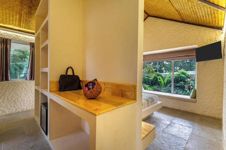 Room 2, Mallai by ELIVAAS, Kancheepuram