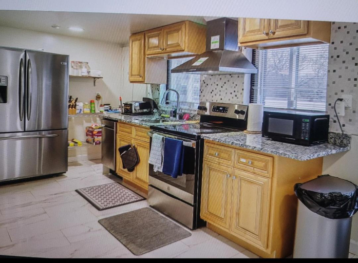 Others 5, 3 Bedroom guest suit in 1st level Silver Spring Maryland, Montgomery
