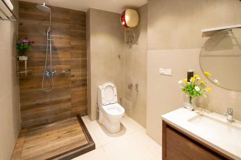 Bathroom 2, Estherea Elite Morjim, North Goa