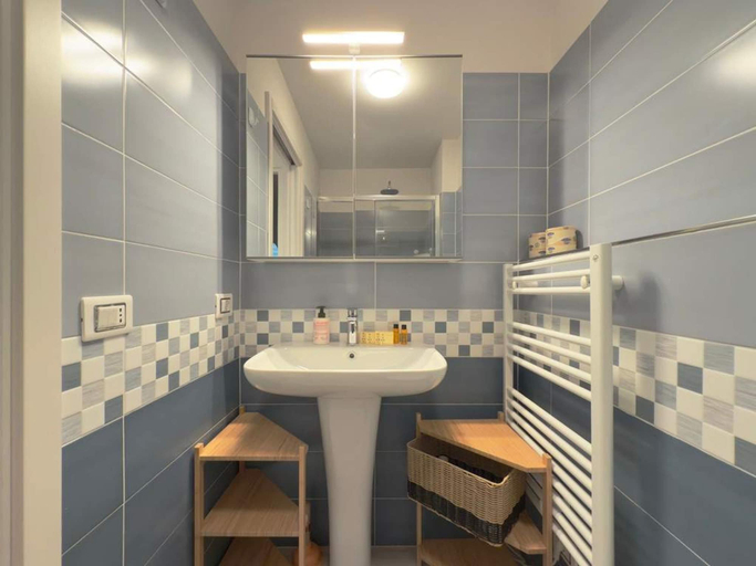 Bathroom 5, Moderno Bilocale con Terrazzo e Parcheggio, Florence