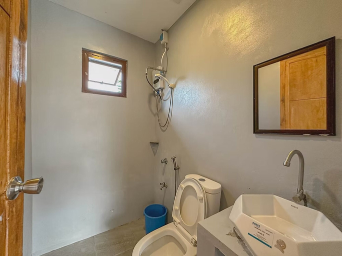 Bathroom, RECA Resort Philippines | Luxury Villas & Nature Retreat, Porac