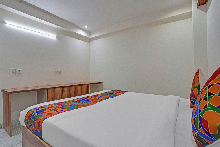 Room 4, Fabhotel Poorva Residency, Delhi