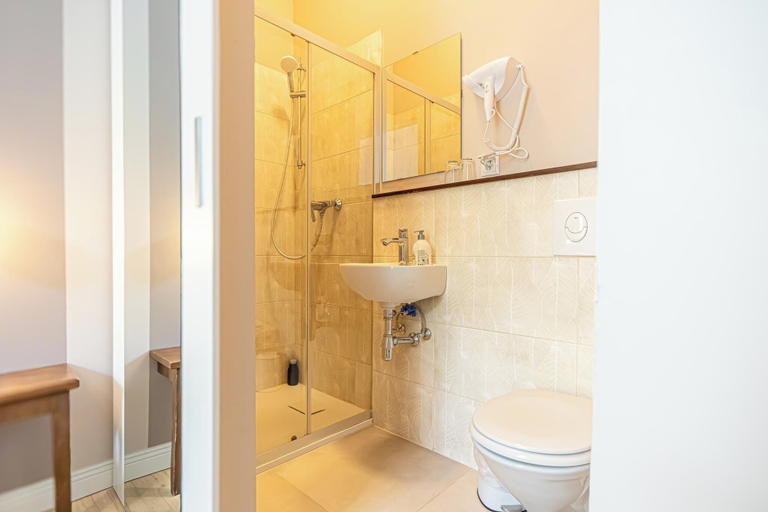 Bathroom 4, Group Stay Mariahilfer Apartment Hotel, Wien