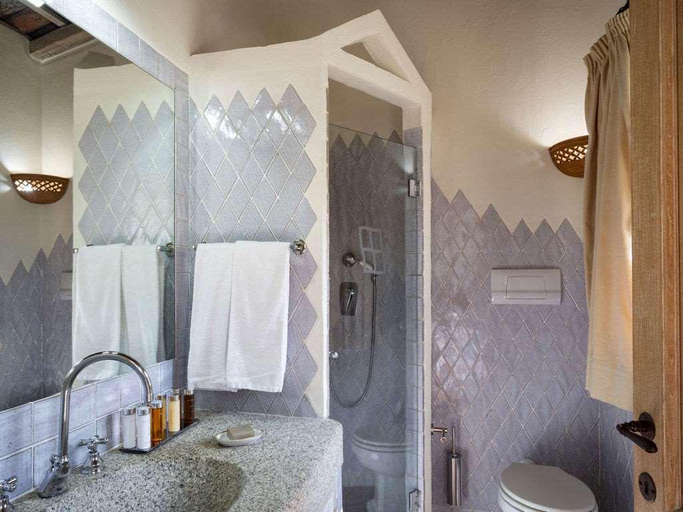 Bathroom 5, Hotel Li Finistreddi, Olbia-Tempio