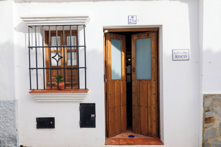 Living area 3, La Casa del Risco Zahara, Cádiz