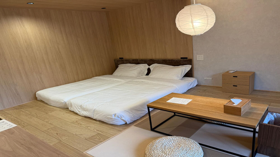 Room 2, LANSHAN HOTEL, Naganuma