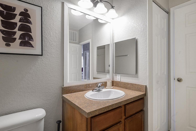 Bathroom 3, Landing Stunning 2BD Pool Courtyard, Osceola