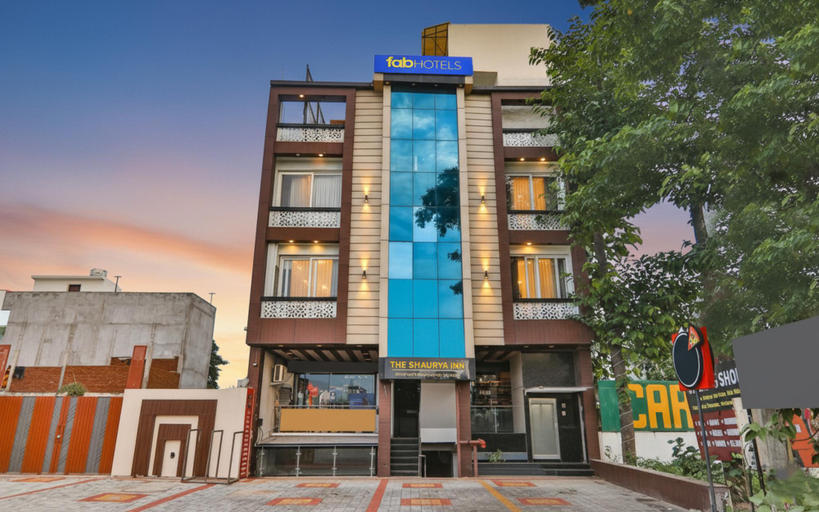 Exterior & Views