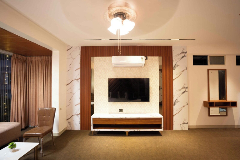 Room 4, Majestic Inn, Pune