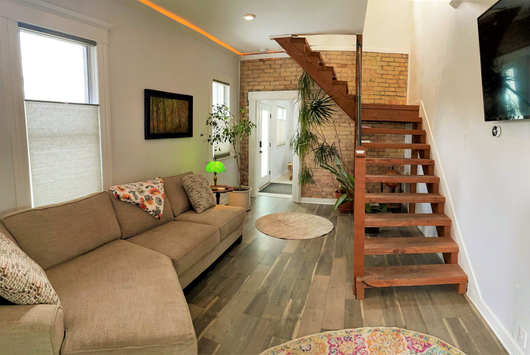 Primary image, The Elm Tree Cottage Private House, Salt Lake