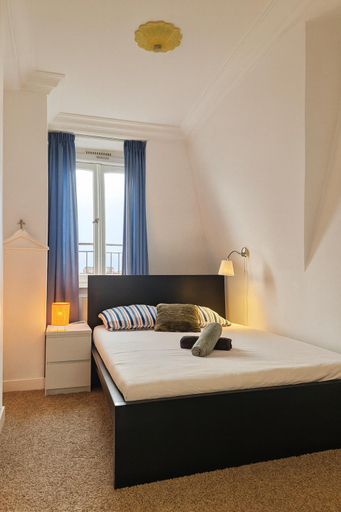 Bedroom 4, Flora's Palace, The Hague