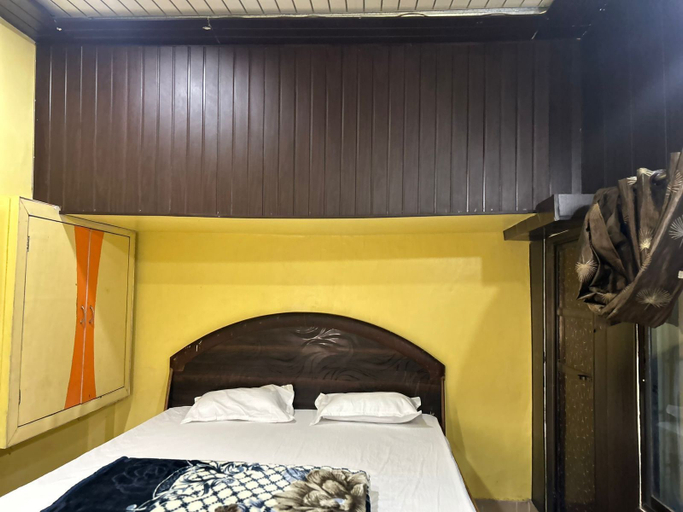 Room 5, Neelkanth Residency, Varanasi