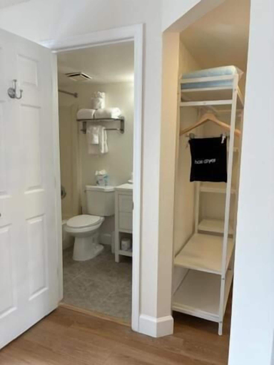 Bathroom 5, Sea Breeze Inn, Volusia