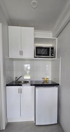 Others 4, Albatross Motor Inn, E. Gippsland - Bairnsdale