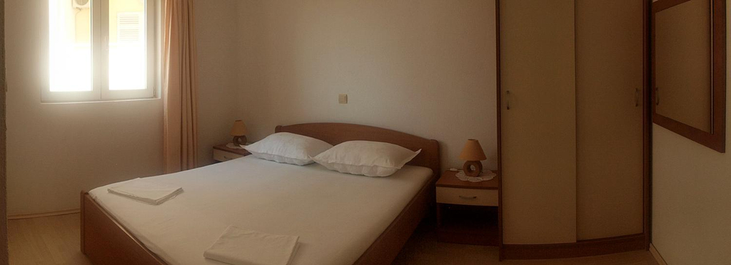 5, Apartments Mesec, Podgora