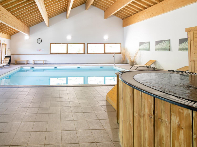 Exterior view 5, Apartment with private indoor pool, Savoie