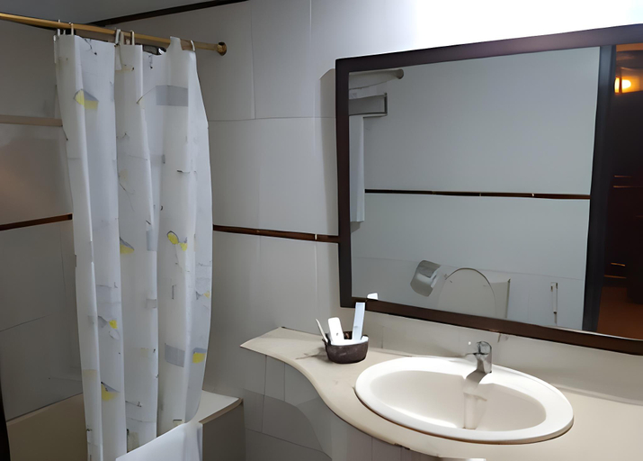 Bathroom, Bravo Suites Hotel, Lahore
