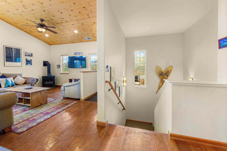 Living area 5, Lookout Point Retreat for 6, El Dorado