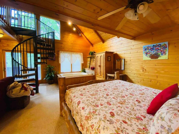 Bedroom 3, Romantic Honeymoon Cabin in the Smokies, Sevier