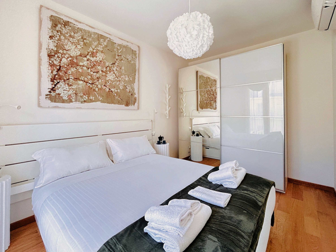 Bedroom 4, Moderno Bilocale con Terrazzo e Parcheggio, Florence