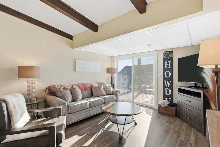 Primary image, Lakin it Easy! Condo for 2, Stone