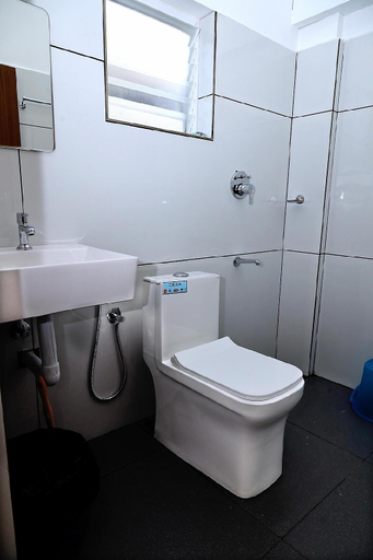 Bathroom, Misty Avenue Rooms, Idukki