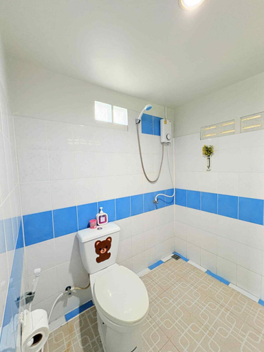 Bathroom 3, Koh Mook Rem Ley, Kantrang