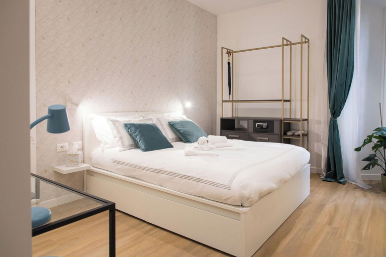 Bedroom 5, Colosseum suites by Glen, Rome