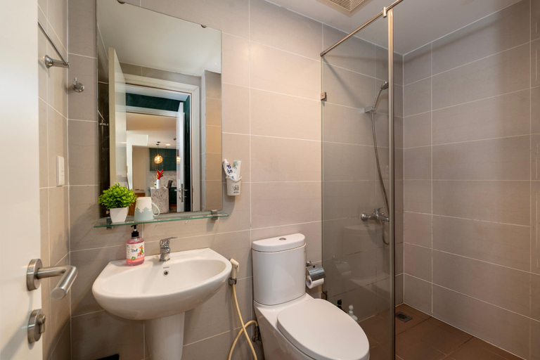 Bathroom 3, Capacious apartment 2 BRs in Masteri Thao Dien, Ho Chi Minh City